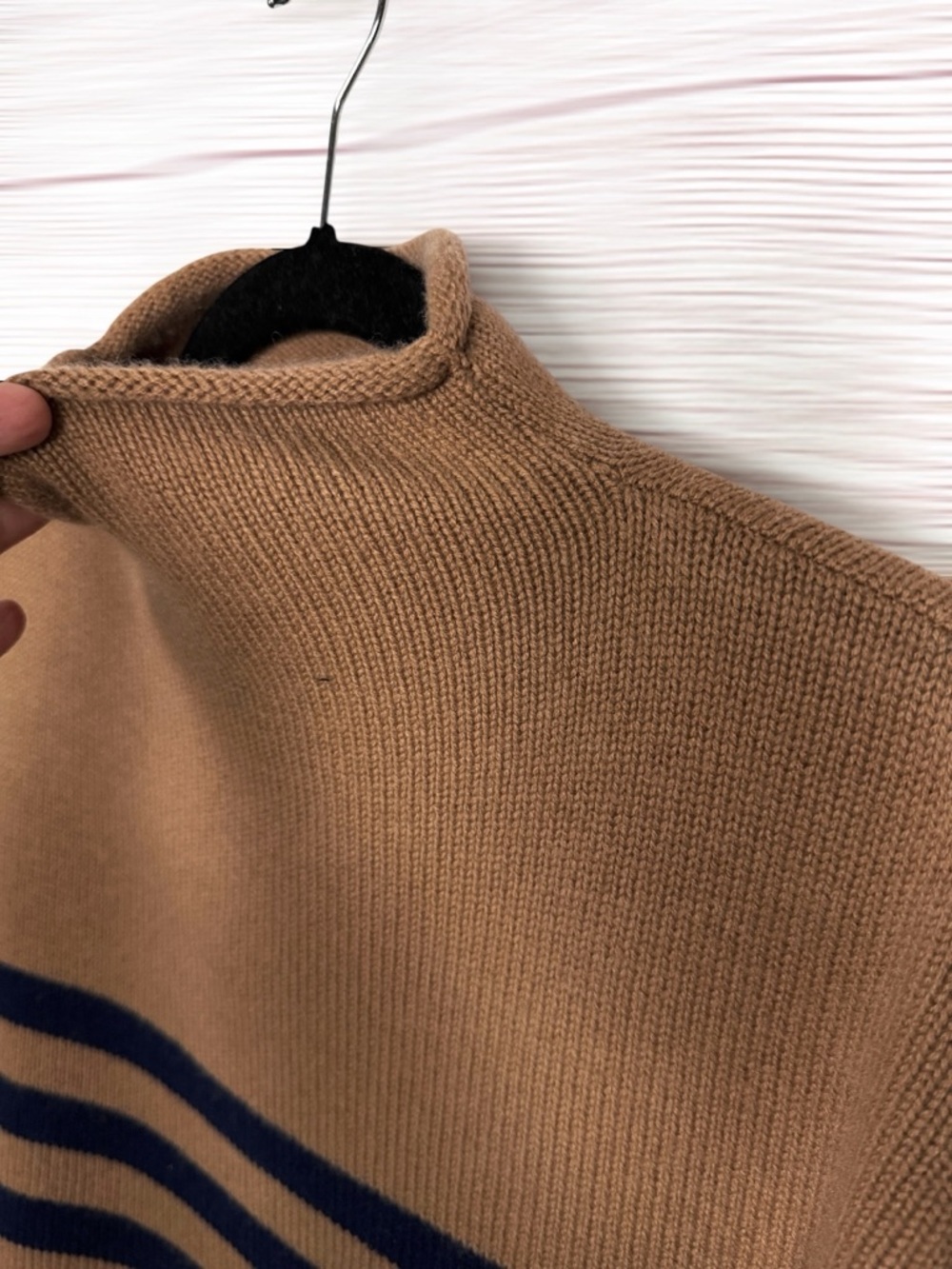 KULE The Lucca Wool Cashmere Sweater Boxy Style Relaxed Roll Neck Camel Navy XL - Picture 4 of 12